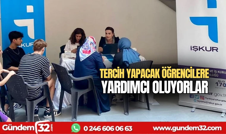 Tercih yapacak öğrencilere yardımcı oluyorlar
