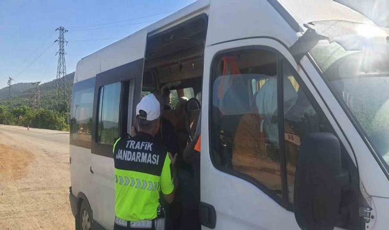 Eğirdir’de tarım işçilerine güvenli ulaşım denetimi: 2 araca ceza kesildi