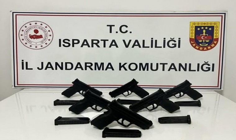 Şarkikaraağaç’ta ruhsatsız silah operasyonu