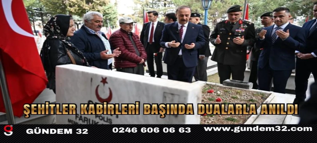 Şehitler Kabirleri Başında Dualarla Anıldı