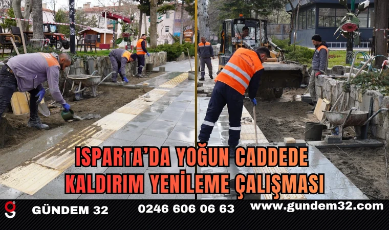 Isparta’da Yoğun Caddede Kaldırım Yenileme Çalışması