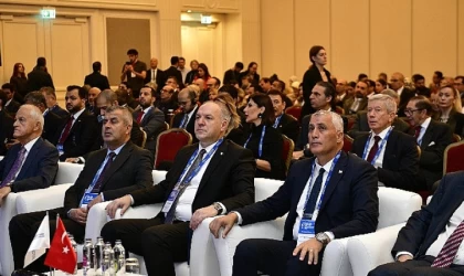 Ticaret hacmini ve yatırım düzeyini artırmalıyız 