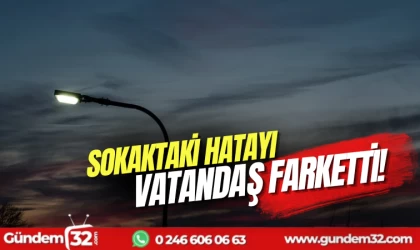 Gündüz Vakti Sokak Lambaları Açık