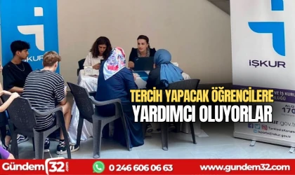 Tercih yapacak öğrencilere yardımcı oluyorlar