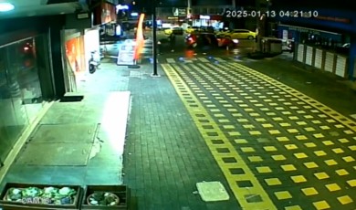 Çağırdığı adamı 3 erkek arkadaşıyla gasbetti, o anlar güvenlik kamerasına yansıdı