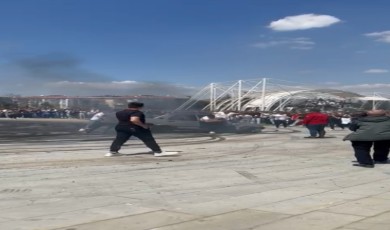 Modifiye festivalinde drift atan Tofaş alev aldı, sürücünün müdahalesiyle söndürüldü