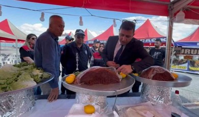 Tezgâhta sinekli et, bozuk ürün tespit edildi Eğirdir’de Yöresel Pazar mühürlendi