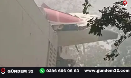 Hindistan’da yolcu uçağı düştü: 244 kişi bulunuyordu