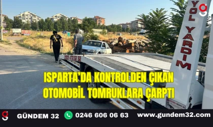 Isparta’da Kontrolden Çıkan Otomobil Tomruklara Çarptı