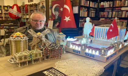 Atıklara Hayat Veren Adam : Yumurta Kolisinden Sanat Eseri Çıkardı