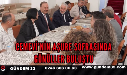 Cemevi’nin Aşure Sofrasında Gönüller Buluştu
