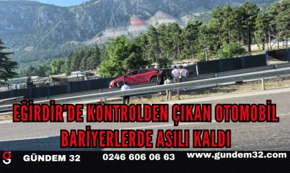 Eğirdir’de Kontrolden Çıkan Otomobil Bariyerlerde Asılı Kaldı